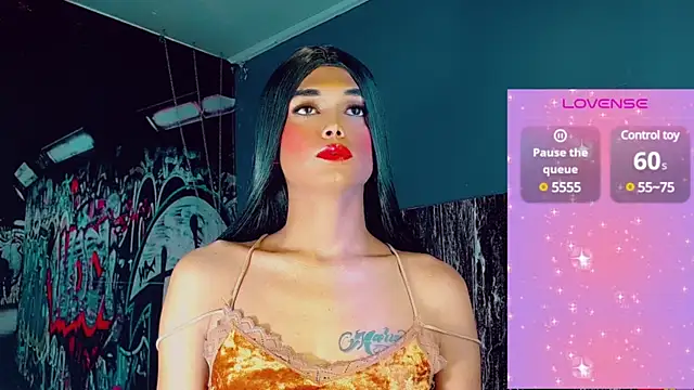 Snapshot of Isa__Secret chatting on February 2025 01:14:01 AM Isa Secret online show from February 2025 01:14:01 AM