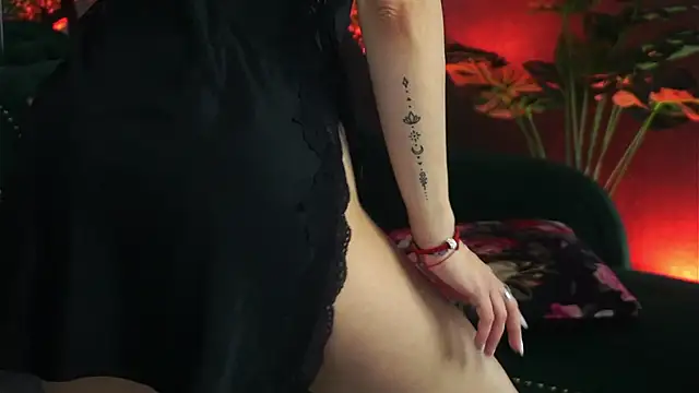 Snapshot of Midnight_Seduction chatting on March 2025 08:04:02 AM Midnight Seduction online show from March 2025 08:04:02 AM