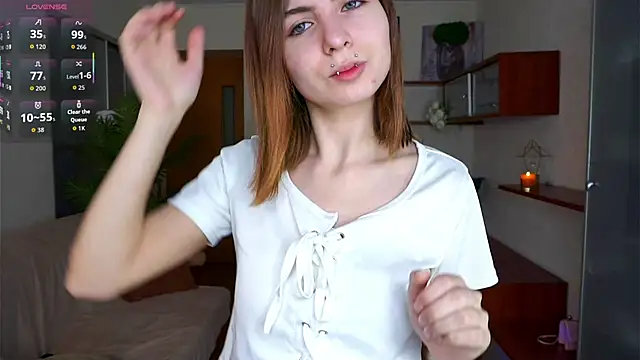 Snapshot of ErlinaBuoy chatting on November 2025 06:13:02 AM ErlinaBuoy online show from November 2025 06:13:02 AM