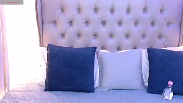 Liiamthompson online show from July 2026 03:03:02 PM