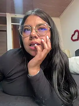 viccky vick online show from February 2025 05:46:02 PM