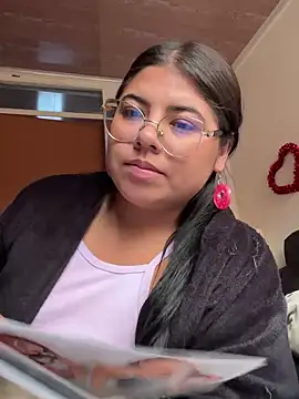 viccky vick online show from March 2025 05:13:01 PM