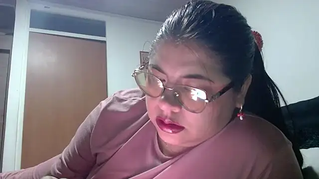 Snapshot of viccky_vick chatting on March 2026 03:45:01 AM viccky vick online show from March 2026 03:45:01 AM