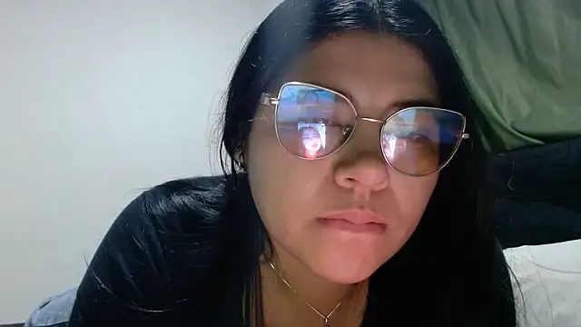 Snapshot of viccky_vick chatting on March 2026 12:10:01 AM viccky vick online show from March 2026 12:10:01 AM