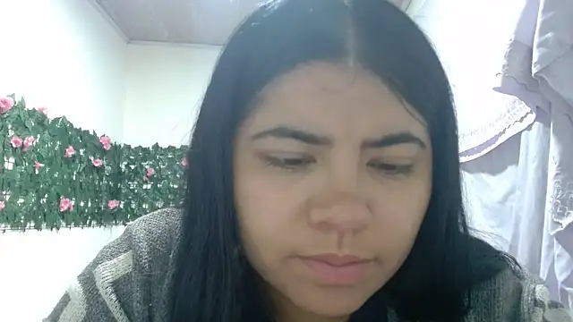 Snapshot of viccky_vick chatting on March 2026 12:33:01 AM viccky vick online show from March 2026 12:33:01 AM