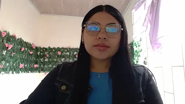 Snapshot of viccky_vick chatting on April 2026 08:28:02 PM viccky vick online show from April 2026 08:28:02 PM