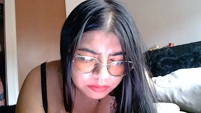 Snapshot of viccky_vick chatting on May 2026 09:33:01 PM viccky vick online show from May 2026 09:33:01 PM