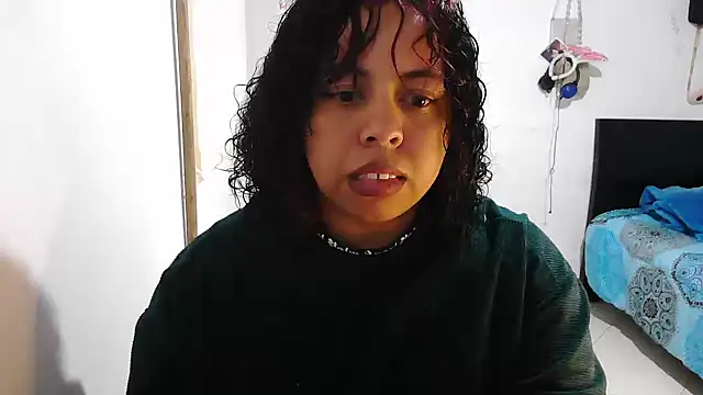 Snapshot of alexandraluv chatting on November 2025 04:44:01 PM alexandraluv online show from November 2025 04:44:01 PM