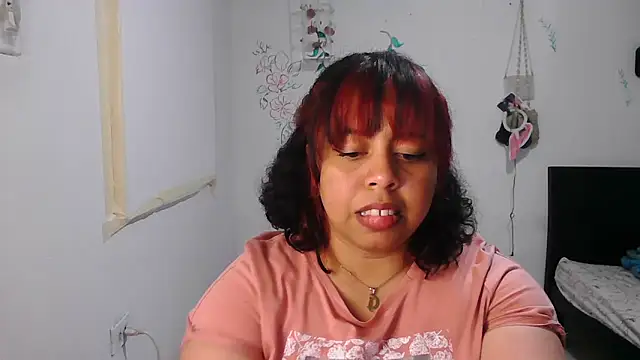 Snapshot of alexandraluv chatting on November 2025 10:34:02 PM alexandraluv online show from November 2025 10:34:02 PM