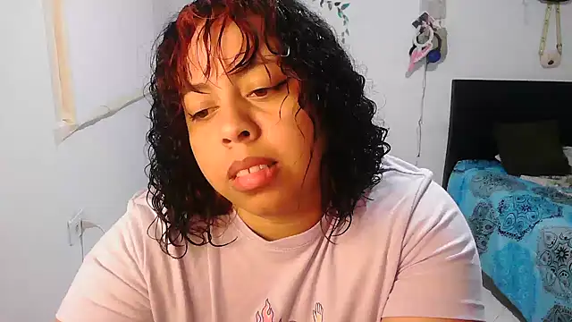 Snapshot of alexandraluv chatting on November 2025 10:57:02 PM alexandraluv online show from November 2025 10:57:02 PM