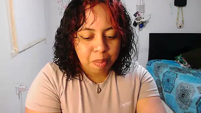 Snapshot of alexandraluv chatting on December 2025 12:30:01 AM alexandraluv online show from December 2025 12:30:01 AM