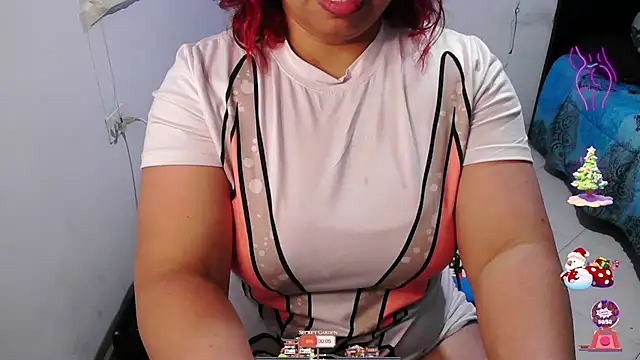 Snapshot of alexandraluv chatting on December 2025 01:22:02 AM alexandraluv online show from December 2025 01:22:02 AM