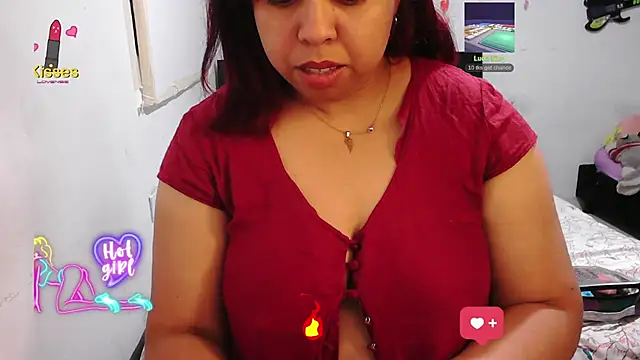 Snapshot of alexandraluv chatting on February 2026 01:37:01 AM alexandraluv online show from February 2026 01:37:01 AM