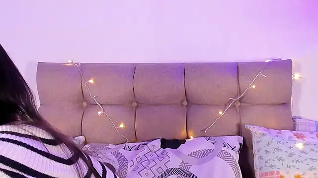 Snapshot of Miss_veronicaa2 chatting on February 2025 12:17:01 PM Miss veronicaa2 online show from February 2025 12:17:01 PM