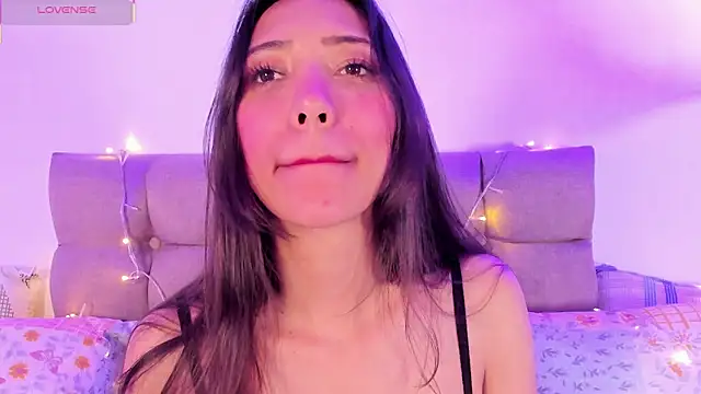 Snapshot of Miss_veronicaa2 chatting on February 2025 03:42:01 PM Miss veronicaa2 online show from February 2025 03:42:01 PM