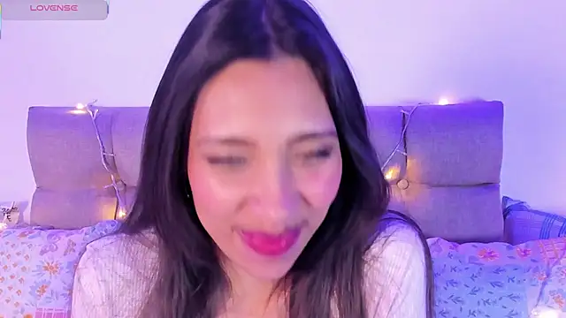 Snapshot of Miss_veronicaa2 chatting on February 2025 03:41:02 PM Miss veronicaa2 online show from February 2025 03:41:02 PM