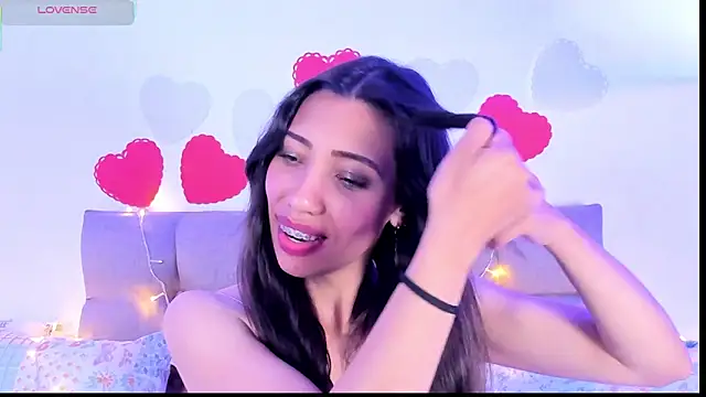 Snapshot of Miss_veronicaa2 chatting on February 2025 03:27:01 PM Miss veronicaa2 online show from February 2025 03:27:01 PM