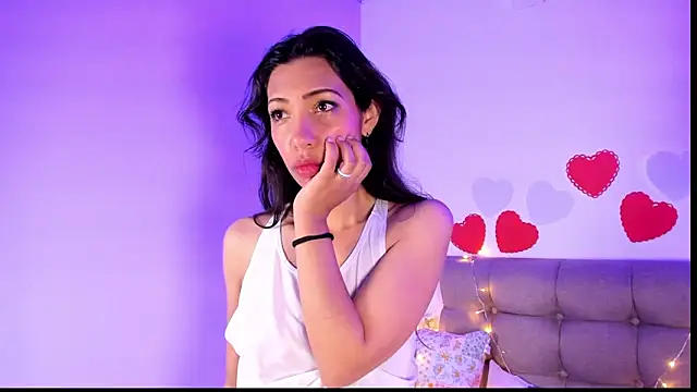 Snapshot of Miss_veronicaa2 chatting on February 2025 12:00:02 PM Miss veronicaa2 online show from February 2025 12:00:02 PM