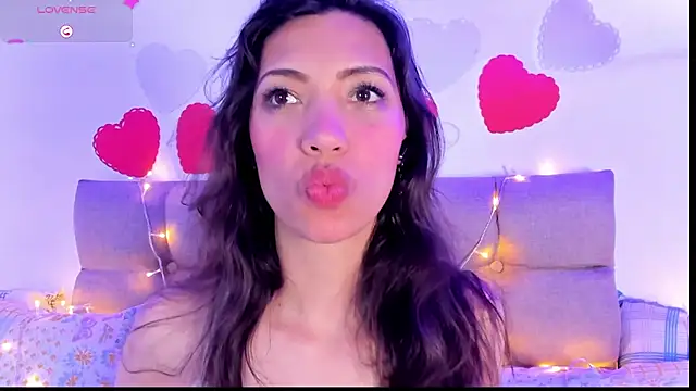 Snapshot of Miss_veronicaa2 chatting on February 2025 06:08:02 PM Miss veronicaa2 online show from February 2025 06:08:02 PM