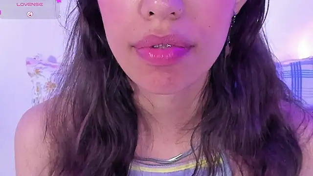 Snapshot of Miss_veronicaa2 chatting on February 2025 04:11:02 PM Miss veronicaa2 online show from February 2025 04:11:02 PM