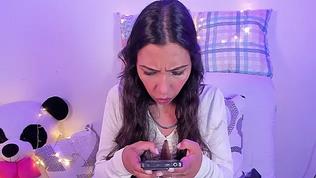 Snapshot of Miss_veronicaa2 chatting on February 2025 12:48:01 PM Miss veronicaa2 online show from February 2025 12:48:01 PM