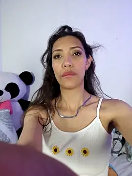 Snapshot of Miss_veronicaa2 chatting on March 2025 03:45:02 PM Miss veronicaa2 online show from March 2025 03:45:02 PM