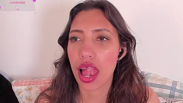 Snapshot of Miss_veronicaa2 chatting on March 2025 05:12:02 PM Miss veronicaa2 online show from March 2025 05:12:02 PM