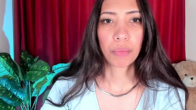 Snapshot of Miss_veronicaa2 chatting on October 2025 01:00:01 PM Miss veronicaa2 online show from October 2025 01:00:01 PM