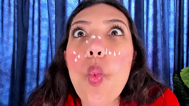 Snapshot of Miss_veronicaa2 chatting on October 2025 01:12:01 PM Miss veronicaa2 online show from October 2025 01:12:01 PM