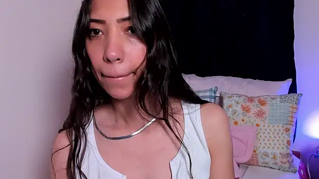 Snapshot of Miss_veronicaa2 chatting on December 2025 01:05:02 PM Miss veronicaa2 online show from December 2025 01:05:02 PM