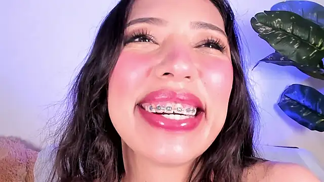 Miss veronicaa2 online show from May 2026 12:56:02 PM