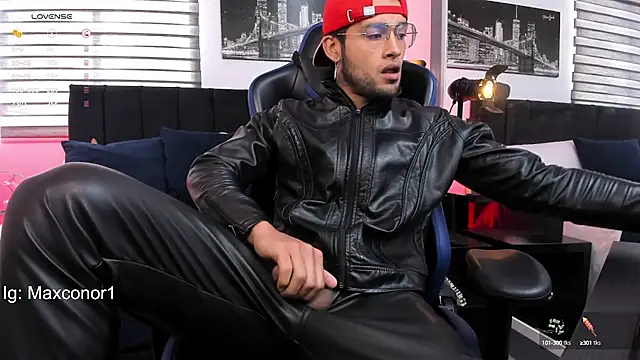 Snapshot of Max_Conor1 chatting on March 2025 04:35:02 PM Max Conor1 online show from March 2025 04:35:02 PM