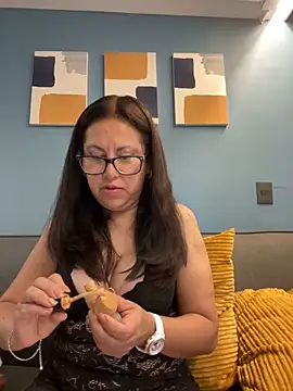 MirandaLatinaLovely online show from September 2025 03:58:02 PM