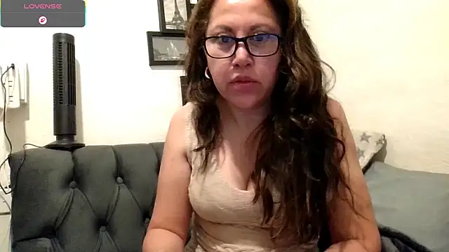 MirandaLatinaLovely online show from March 2026 05:39:01 PM