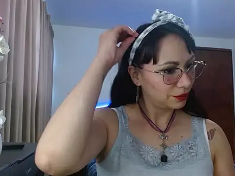 Snapshot of AloLovely_ chatting on March 2026 12:15:01 AM AloLovely online show from March 2026 12:15:01 AM