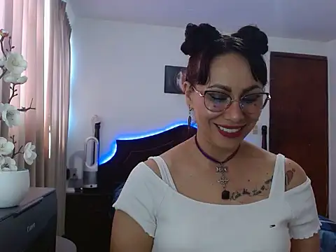 Snapshot of AloLovely_ chatting on March 2026 08:41:02 PM AloLovely online show from March 2026 08:41:02 PM