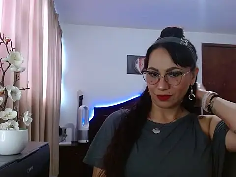 Snapshot of AloLovely_ chatting on March 2026 07:58:01 PM AloLovely online show from March 2026 07:58:01 PM