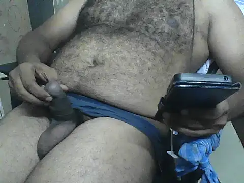 awesomeroc123 online show from November 2025 05:46:01 PM