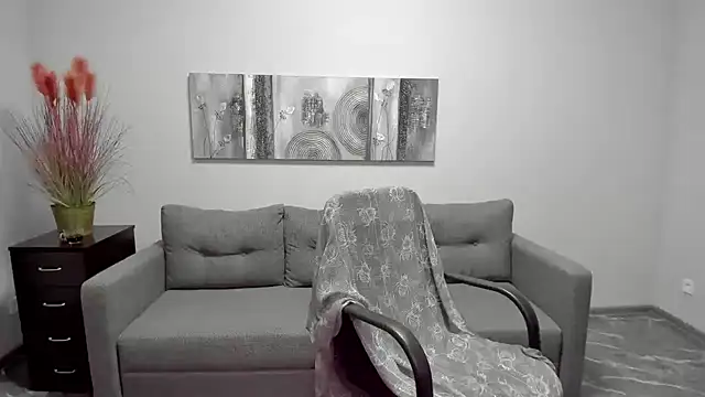 Snapshot of Mira_Whites chatting on February 2025 06:51:01 AM Mira Whites online show from February 2025 06:51:01 AM