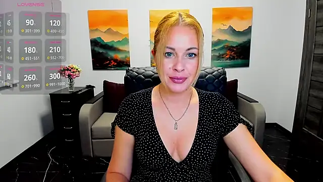 Snapshot of Mira_Whites chatting on November 2025 01:10:01 PM Mira Whites online show from November 2025 01:10:01 PM