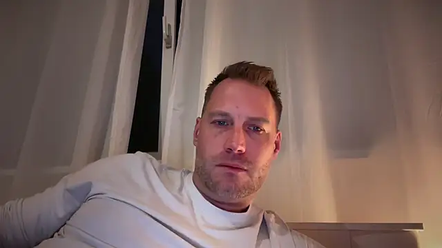 Christian87xxx online show from September 2025 05:39:02 PM