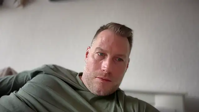 Christian87xxx online show from March 2026 02:27:01 PM