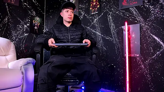 Snapshot of marcuscollins1_ chatting on March 2025 02:21:02 PM marcuscollins1 online show from March 2025 02:21:02 PM