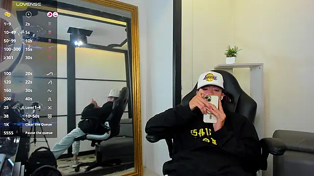 Snapshot of marcuscollins1_ chatting on November 2025 03:33:02 PM marcuscollins1 online show from November 2025 03:33:02 PM