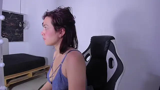 Snapshot of Annyrosee chatting on November 2025 12:59:01 PM Annyrosee online show from November 2025 12:59:01 PM