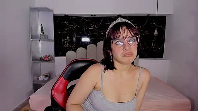 Snapshot of Annyrosee chatting on January 2026 07:45:01 PM Annyrosee online show from January 2026 07:45:01 PM