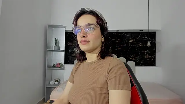 Snapshot of Annyrosee chatting on February 2026 07:56:02 PM Annyrosee online show from February 2026 07:56:02 PM