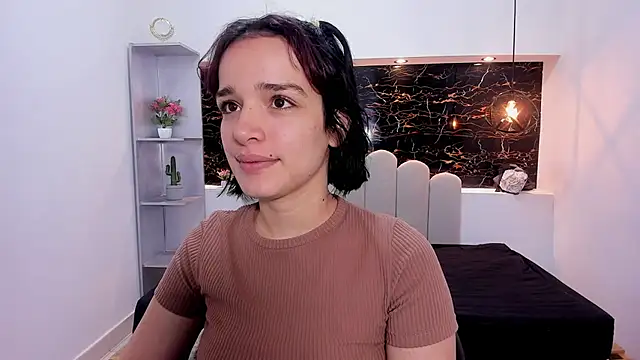 Snapshot of Annyrosee chatting on February 2026 01:33:02 PM Annyrosee online show from February 2026 01:33:02 PM