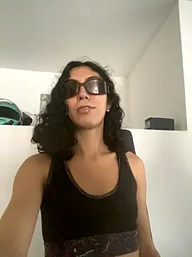 allicemackenzie online show from September 2025 12:29:02 PM