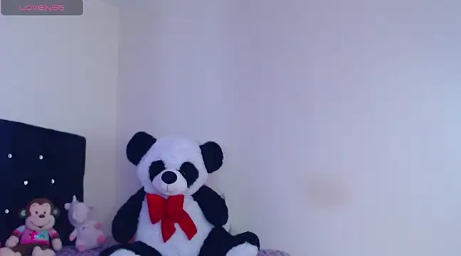 Snapshot of Lupitah_222 chatting on February 2025 07:27:01 PM Lupitah 222 online show from February 2025 07:27:01 PM